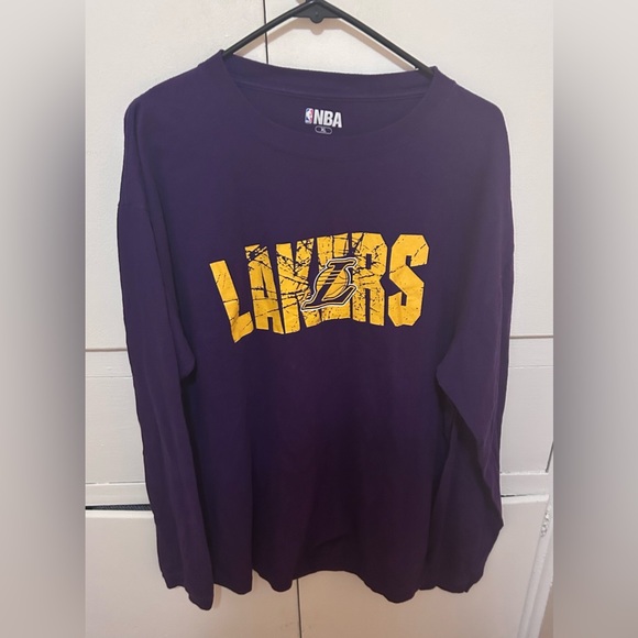 NBA Other - Lakers long sleeve shirt size mens XL